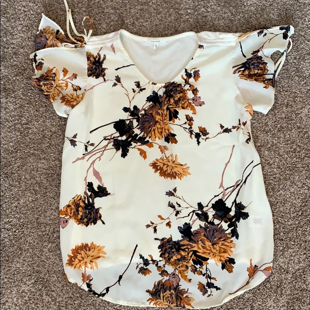 Maurice’s open sleeve flower Blouse